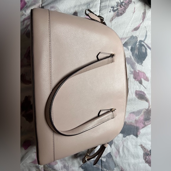 ‼️SOLD‼️Mint condition Kate spade purse 👛 - Picture 2 of 5